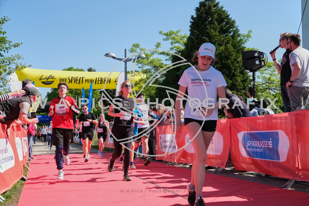 ..... | LINZ,AUSTRIA,27.April 24, Int. 3 Brückenlauf Linz  , Image shows: Photo: WAPICS / Michael ring