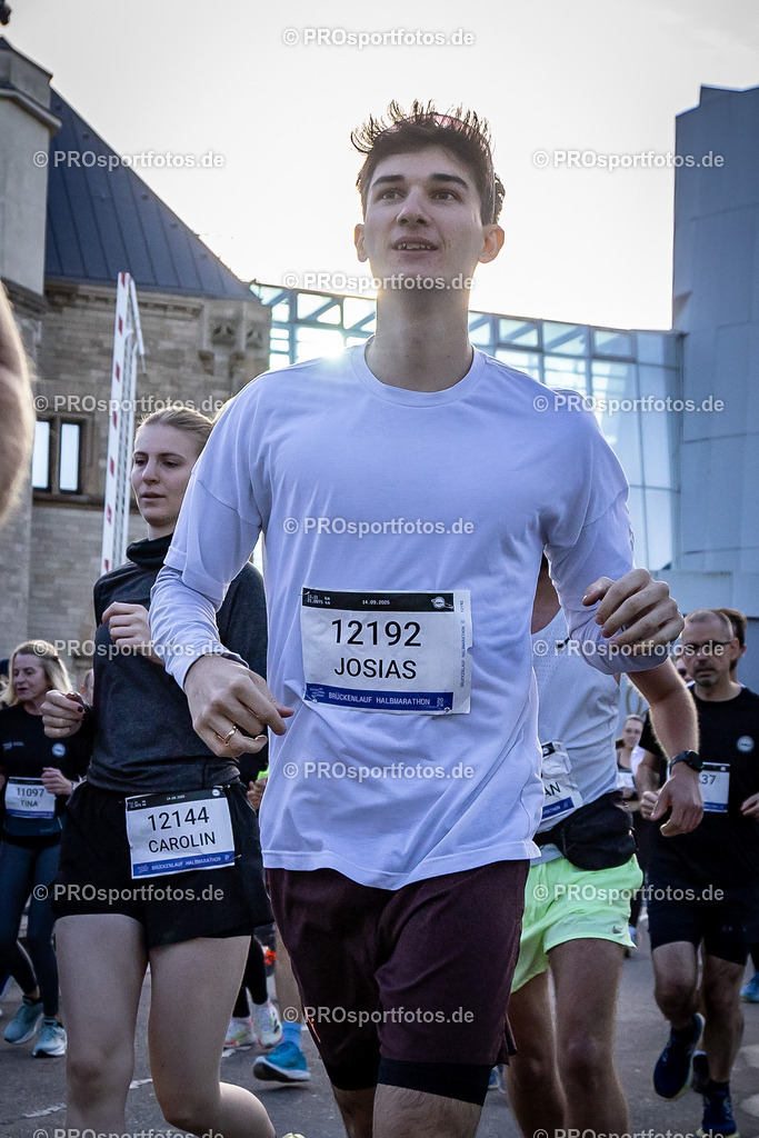 44. Kölner Brückenlauf; Koeln, 14.09.25 | Impressionen vom 44. Kölner Brückenlauf am 14.09.25 am Schokoladenmuseum in Koeln. Foto: BEAUTIFUL SPORTS/Leah Kohring