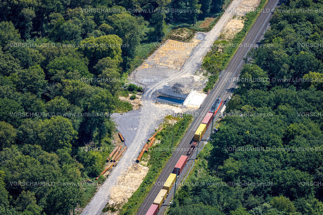 Voerde220702943 | Luftbild, Güterzug nahe der Brücke Rahmstraße, Möllen, Voerde, Ruhrgebiet, Nordrhein-Westfalen, Deutschland