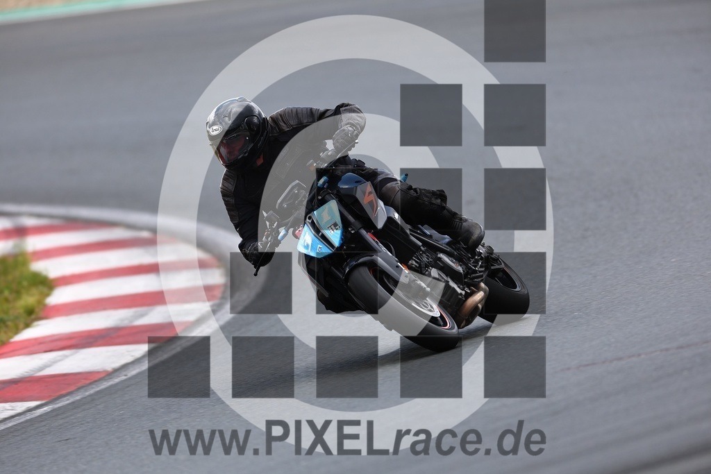 0031-20240912_02269 | Schöne Erinnerungen an spannende Momente - das festzuhalten ist unser Job. PIXELrace.de ist seit 2003 auf den Rennstrecken Europas unterwegs um die Action draußen beim Fahren und die wunderbare Stimmung imm Fahrerlager für euch einzufangen.