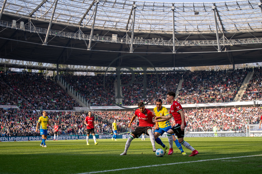 H96_BTSV-25 | Philipp-Heist - Realisiert mit Pictrs.com