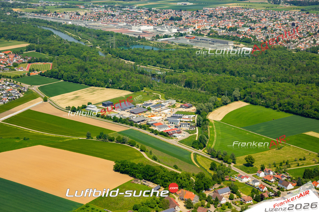 Das Luftbild zeigt  Illerrieden - Die Luftaufnahme wurde 2023 vom UL-Flugzeug aus erstellt ( keine Drohne ) - Hochauflösende Luftaufnahme - Für grossformatige Ausdrucke geeignet. Die Geschenkidee !Mit Lizenz und Bildrechte bestellbar
