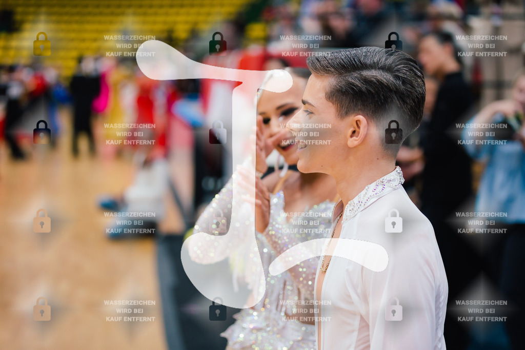 Hessen Tanzt WDSF Open Junior II Latin 1st (261) Largo Zofcin _ Eliana Pfaffenroth (Schwarz-Silber Frankfurt)-2025-05-18-5734 | Webshop for digital downloads and prints of dance sport, event & show photographer Julian Link - Realisiert mit Pictrs.com