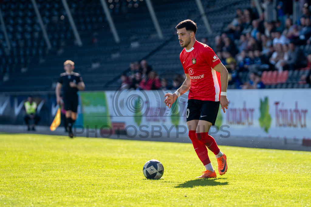 SG Sonnenhof Großaspach vs. KSV Hessen Kassel, Fussball, Regionalliga Südwest, 23. Spieltag, Saison 2025/2026, 07.03.2026 | Mert Tasdelen (SG Sonnenhof Großaspach, #10),SG Sonnenhof Großaspach vs. KSV Hessen Kassel, Fussball, Regionalliga Südwest, 23. Spieltag, Saison 2025/2026, 07.03.2026Foto: photosbyphips/Philip Ziegler