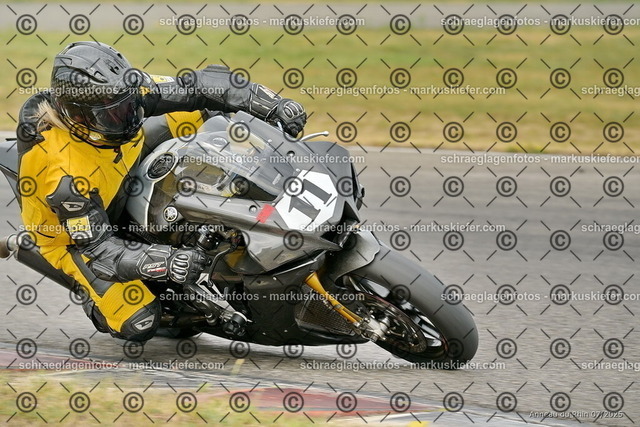 25bt05-0079 | markuskiefer.com - Realisiert mit Pictrs.com