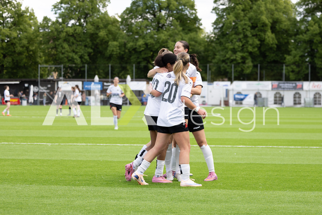 Fußball I Frauen I Saison 2025-2026 I Frauen 3. Liga | FVRZ Gruppe 2 | 18. Spieltag I Spielvereinigung Schaffhausen Damen 1 - Team Furttal Zürich I 17.05.2026 | Hochwertige Sportfotos kaufen & lizenzieren für Medien, Vereine, Agenturen & Sportler:innen. Entdecke professionelle Sportfotografie im Bildshop von Alexander Franzen. - Realisiert mit Pictrs.com