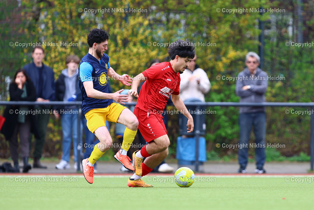 NH_FCAlsterbrüder_TSVSasel_OberligaHamburg_13042025 | #6 Mert Erdal (FC Alsterbrüder), #17 Samir Ahmad Amiri (TSV Sasel)Fußball I Herren I Gamesright Oberliga Hamburg I Saison 2024-2025 I  31. Spieltag I FC Alsterbrüder - TSV Sasel I 13.04.2025 I Walter-Wächter-Platz