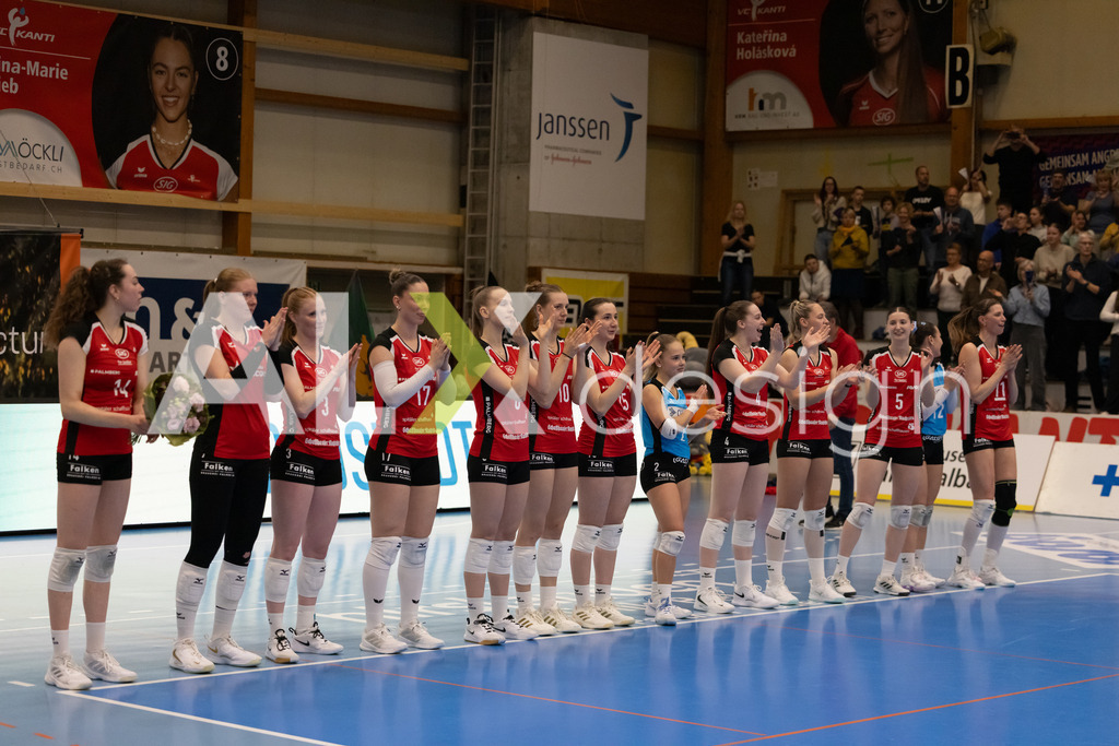 Volleyball I Frauen I Saison 2025-2026 I Volleyball NLA | Women I 1/2 Finals I  VC Kanti Schaffhausen - Sm'Aesch Pfeffingen I 22.03.2026 | Jubel zum Sieg von VC Kanti Schaffhausen - Realisiert mit Pictrs.com