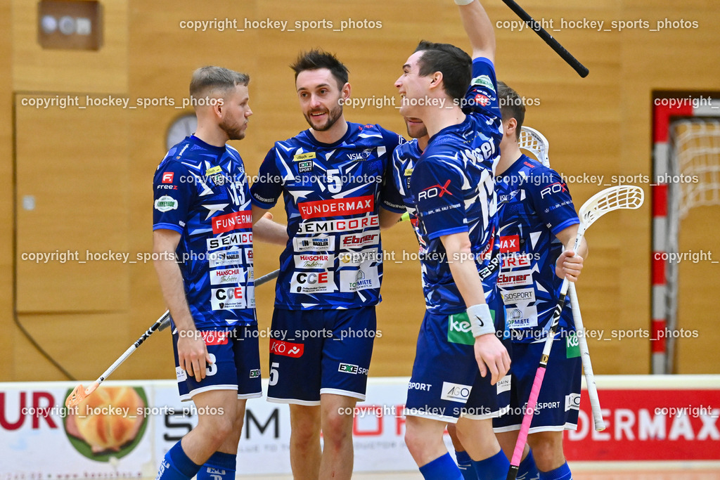 VSV Unihockey vs. KAC Floorball 4.2.2023 | Jubel VSV Unihockey Mannschaft, #13 Martin Krametter, #5 Michael Kanduth, #19 Philipp Seiser