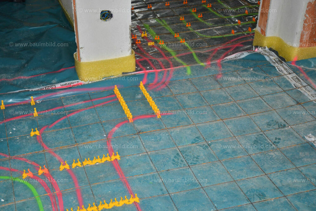 bib-lg19-fussbodenaufbau-0130 | Nach LV-Leistungsgruppen sortierte Detailfotos über den Bau eines Hauses. Alle Hausbau-Bilder direkt vom Urheber und Autor der Website Haus-Selber-Bauen.com