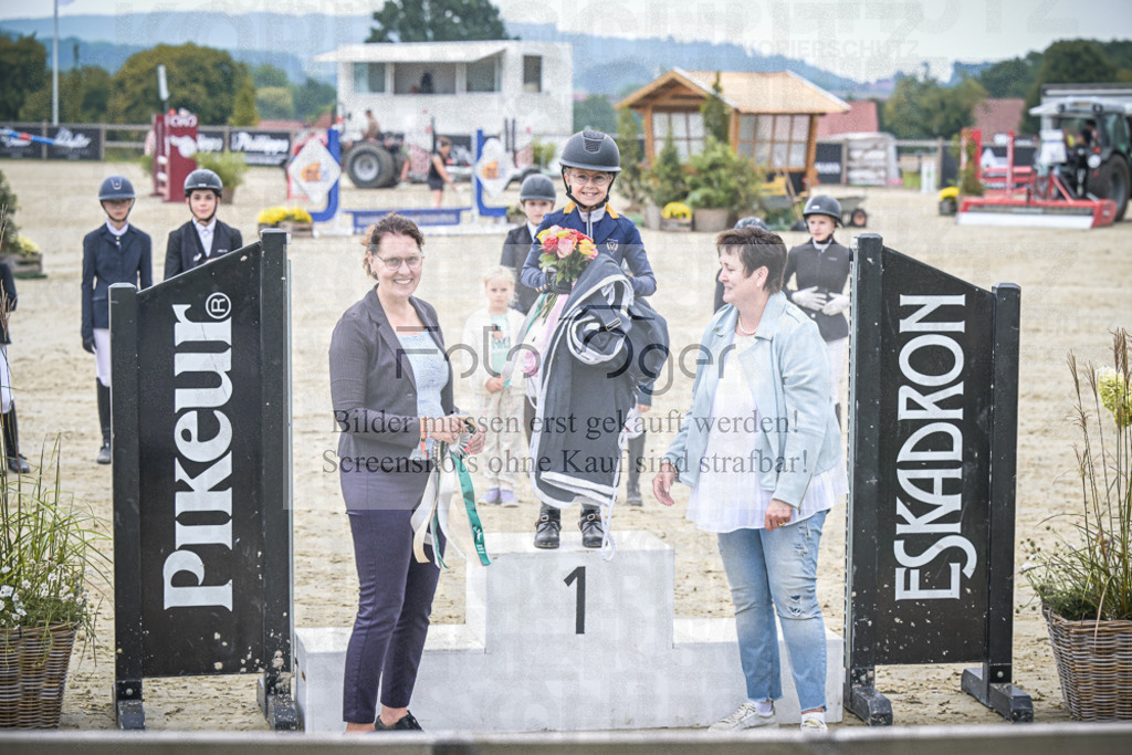 DOS_0045 | Entdecke hochwertige Reitturnierfotos von Foto Oger. Professionell, emotional und authentisch – jetzt Lieblingsmomente im Shop bestellen.Deutschlandweite Turnierfotografie. - Realisiert mit Pictrs.com