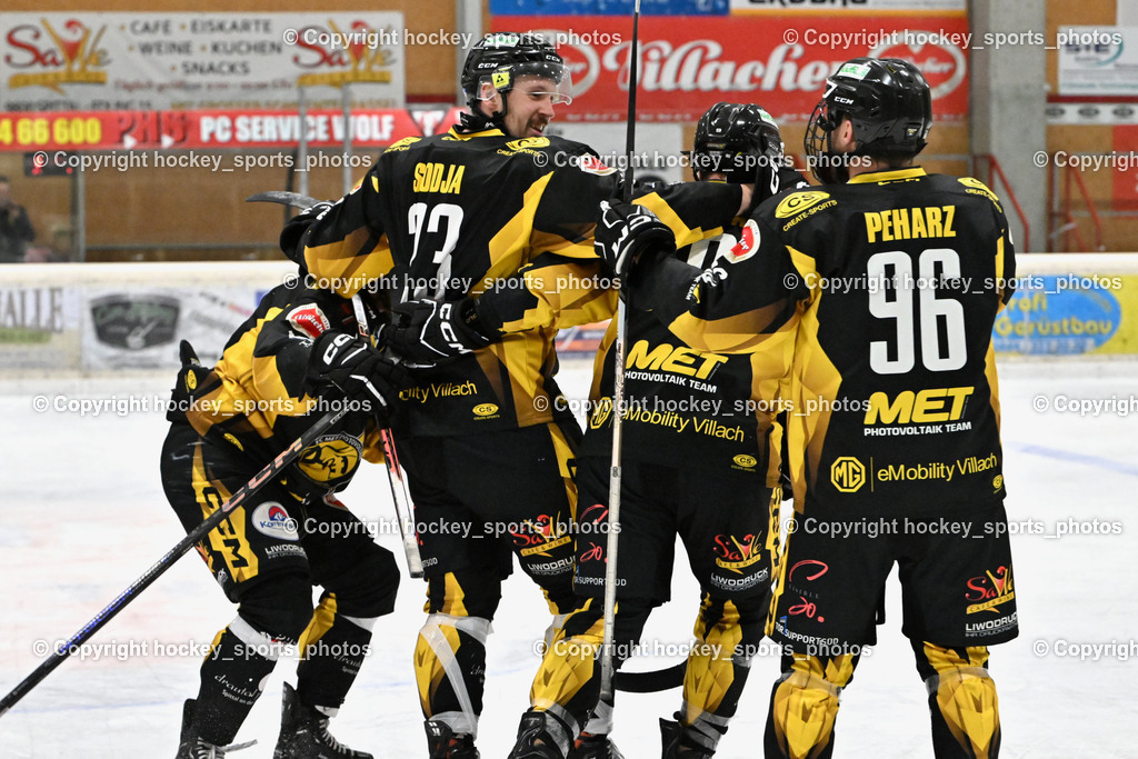 EC MET PHOTOVOLTAIK HORNETS SPITTAL vs. EV ZELTWEG MURTAL LIONS | Jubel EC Hornets Spittal Mannschaft, #96 Peharz Joshua EC Hornets Spittal, #23 Sodja Urban EC Hornets Spittal, EC MET PHOTOVOLTAIK HORNETS SPITTAL vs. EV ZELTWEG MURTAL LIONS, EC MET PHOTOVOLTAIK HORNETS SPITTAL vs. EV ZELTWEG MURTAL LIONS am 08.02.2026 in Spittal an der Drau (Eissportzentrum Spittal), Austria, (Photo by Bernd Stefan)