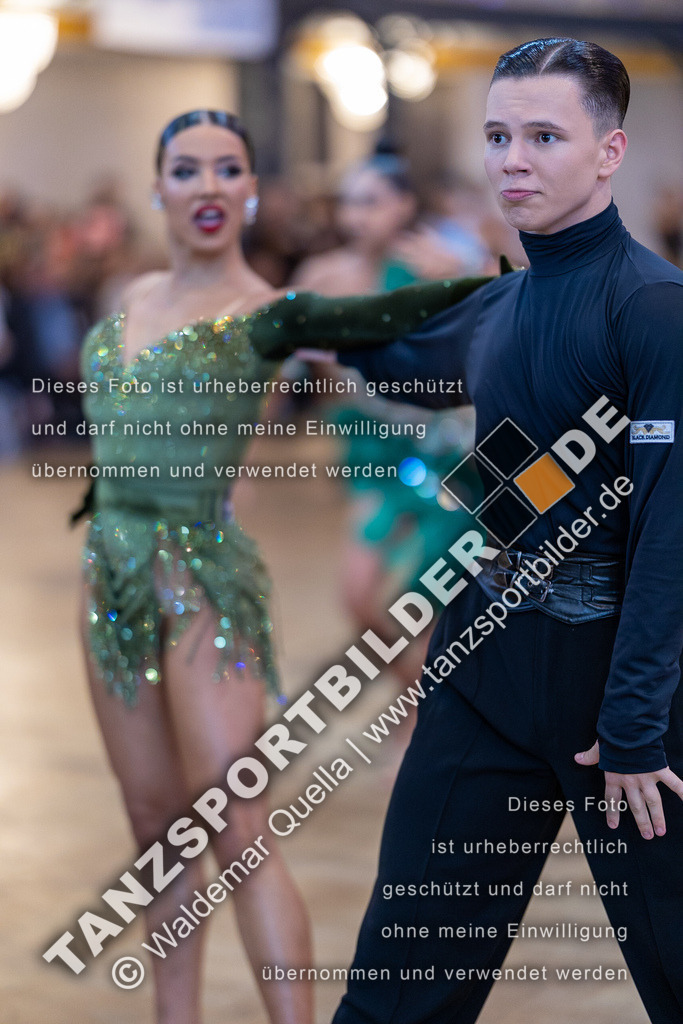 20230812-01025 | Hier finden Sie Tanz Bilder vom Latein und Standard Formationen tanzen. Sportbilder vom Tanzsport. Schöne Fotos und von Weltmeisterschaft, Europameisterschaft, Bundesliga, Regionalliga, Oberliga und Landesliga sowie von GOC Stuttgart, DanceComp, WM Bremen