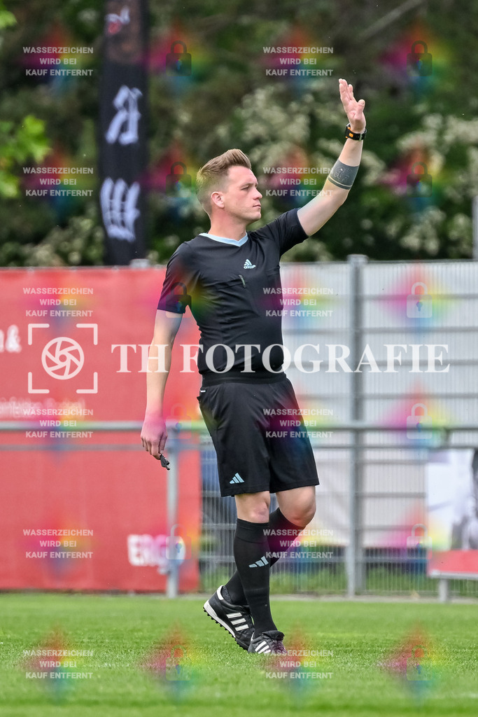 GER, FC Hauingen - SV Waldhaus, Frauen-Fussball, Rothaus Bezirkpokal, Finale, Saison 2024/2025, 29.05.2025 | Martin Berneck (Schiedsrichter)GER, FC Hauingen - SV Waldhaus, Frauen-Fussball, Rothaus Bezirkpokal, Finale, Saison 2024/2025, 29.05.2025Foto: TH Fotografie/Thomas Hess