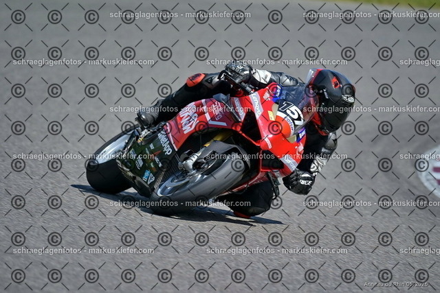 26BT02-1495 | markuskiefer.com - Realisiert mit Pictrs.com