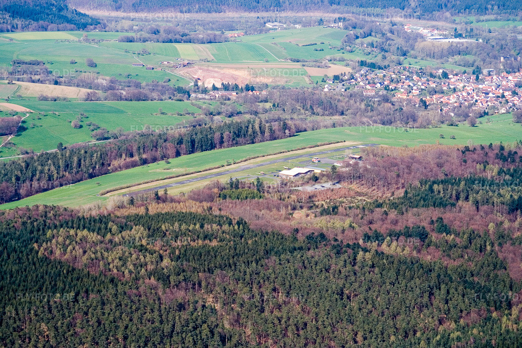 Luftbild: Flugplatz im Ortsteil Steinbuch in Michelstadt im Bundesland Hessen in Deutschland. Foto: IMG_10434.jpg vom 20.04.2008 durch Werner Riehm/FLY-FOTO.de