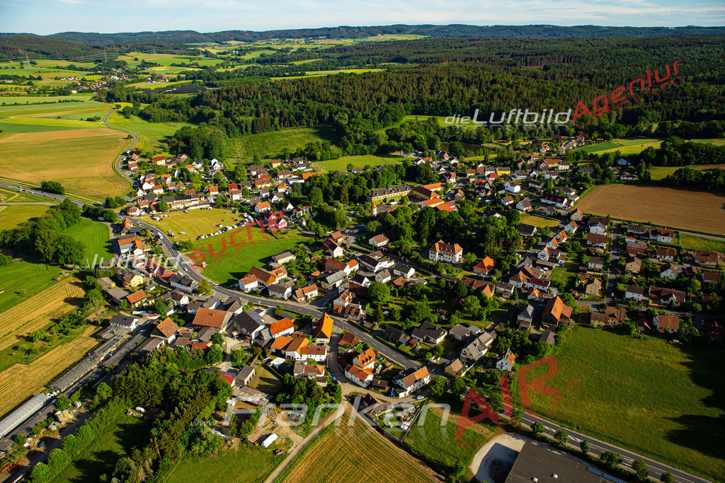 Aktuelles Luftbild von Trieb Lichtenfels - Die Luftaufnahme wurde 2022 mittels UL-Flugzeug erstellt ( keine Drohne ) - hochauflösende Kamera-Systeme von  Canon -Beste Qualität - Für grossformatige Ausdrucke geeignet. Die Geschenkidee !