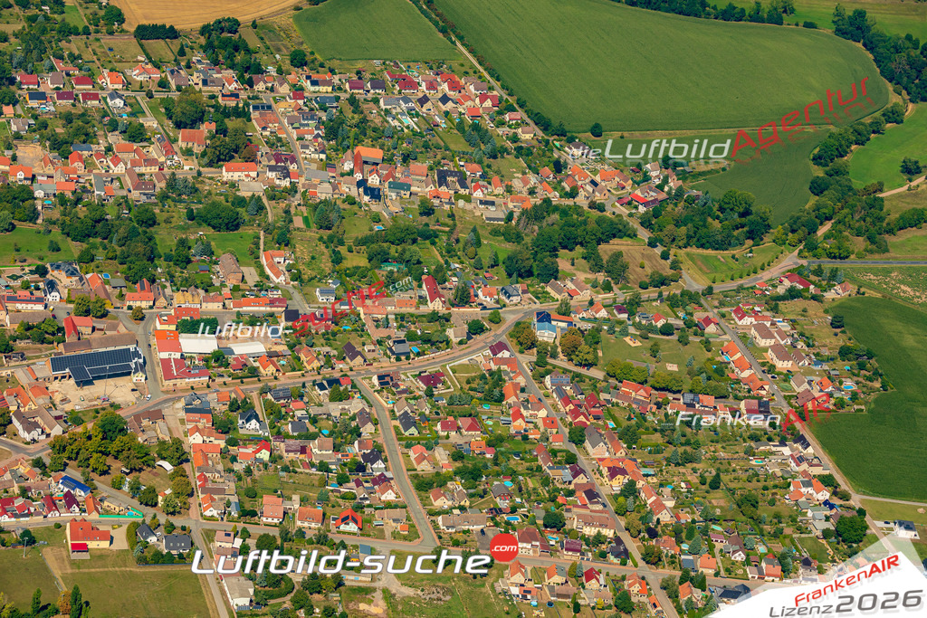 Luftbild der Stadt Obhausen - Die Luftaufnahme wurde 2025 vom UL-Flugzeug heraus erstellt ( keine Drohne ) - Hochauflösende Luftaufnahme - für professionelle Ausdrucke geeignet. Die Geschenkidee !Hier alle&nbsp;Infos zur Lizenzierung der LuftaufnahmeWir fliegen auch dieses Jahr wieder in Ihre Region um Luftbilder zu erstellen.- Luftbild anfragen