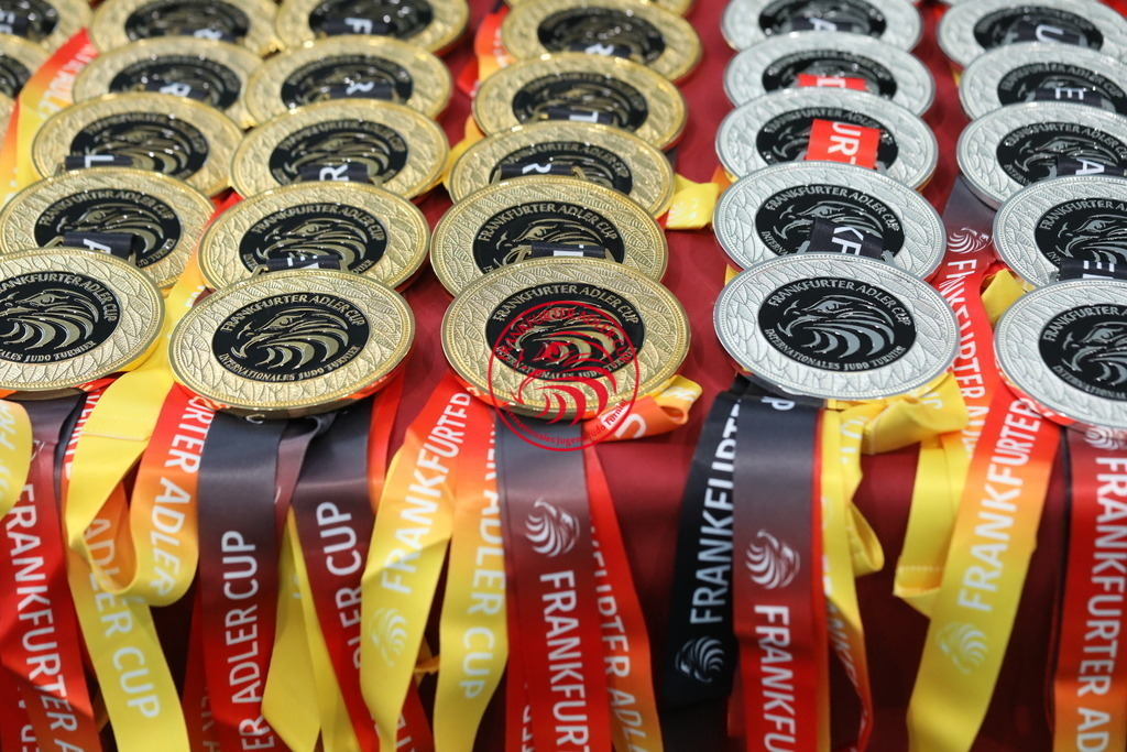 1J7A2413 | Fotos vom Adler Cup - Pictures from Adler Cup

Hier findet Ihr alle Eindrücke und großen Momente der Adler Cup Wochenenden. Here you will find all impressions and great moments of the Adler Cup weekends. - Realisiert mit Pictrs.com