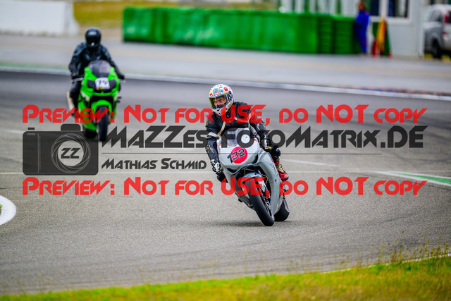 MaZZes_FotoMatrix_240614_6007705_8136 | GELB