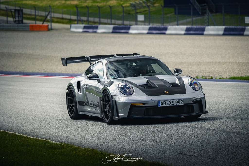 R6PZ2037 _Alexander Tschuncky | Entdecken Sie die faszinierende Welt von Alexander Tschuncky Arts: Kreative Fotografie, atemberaubende Automobilkunst und hochwertiger Bilderdruck. Lassen Sie sich inspirieren! - Realisiert mit Pictrs.com