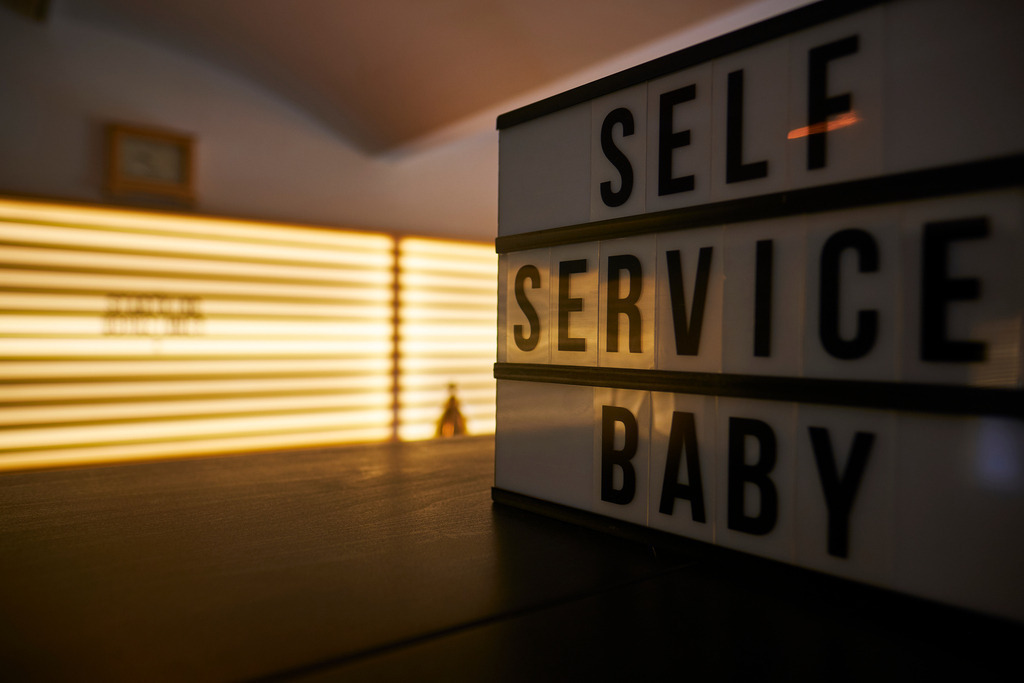 Cafe Stadtkind | WIen, Austria - March 09, 2020; Cafe Stadtkind; Wohnzimmer Detail - Self Service Baby. - Realisiert mit Pictrs.com