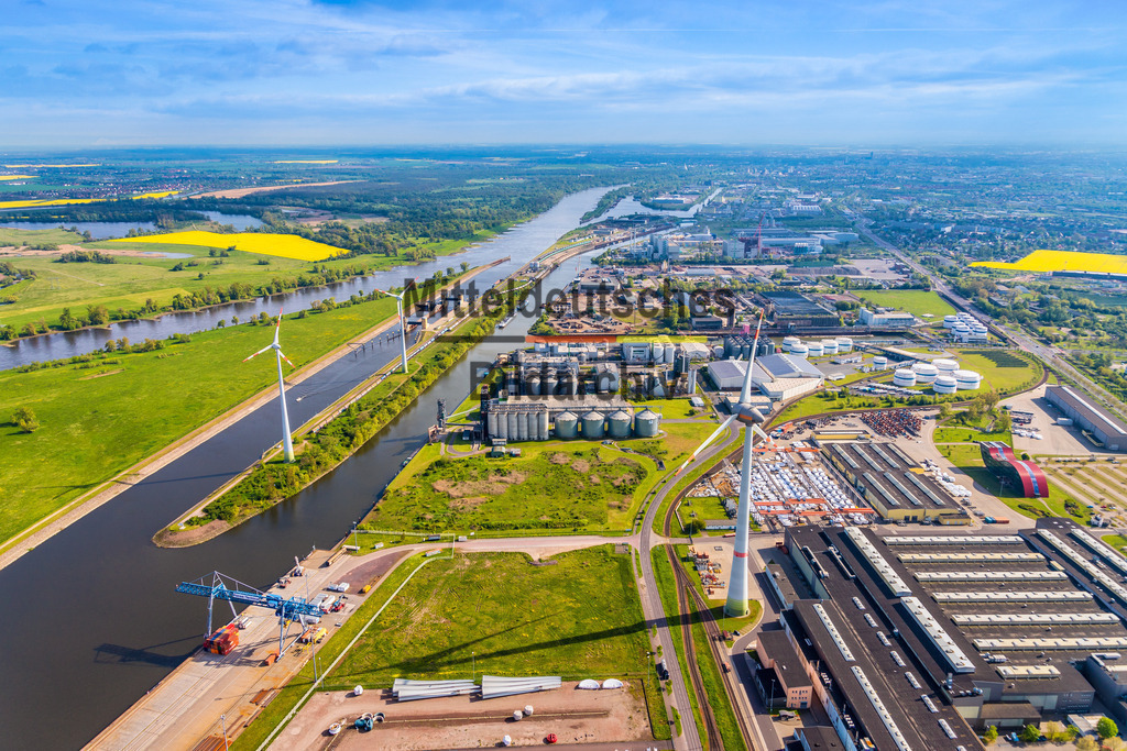 Magdeburger Hafen in Rothensee_Schleuse_Abstiegskanal -3125 | Magdeburger Hafen im Stadtteil Rothensee - Realisiert mit Pictrs.com