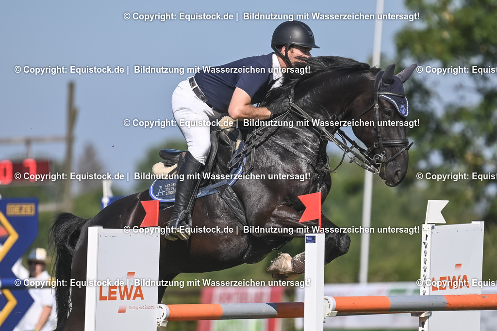 20230908_24_Springen_M_0056 | equistock