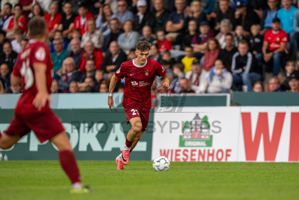 SG Sonnenhof Großaspach vs. Arminia Bielefeld, Fussball, DFB-Pokal, 1. Runde, 22.08.2026 | Luca Molinari (SG Sonnenhof Großaspach, #21),SG Sonnenhof Großaspach vs. Arminia Bielefeld, Fussball, DFB-Pokal, 1. Runde, 22.08.2026,DFB regulations prohibit any use of photographs as image sequences and/or quasi-video