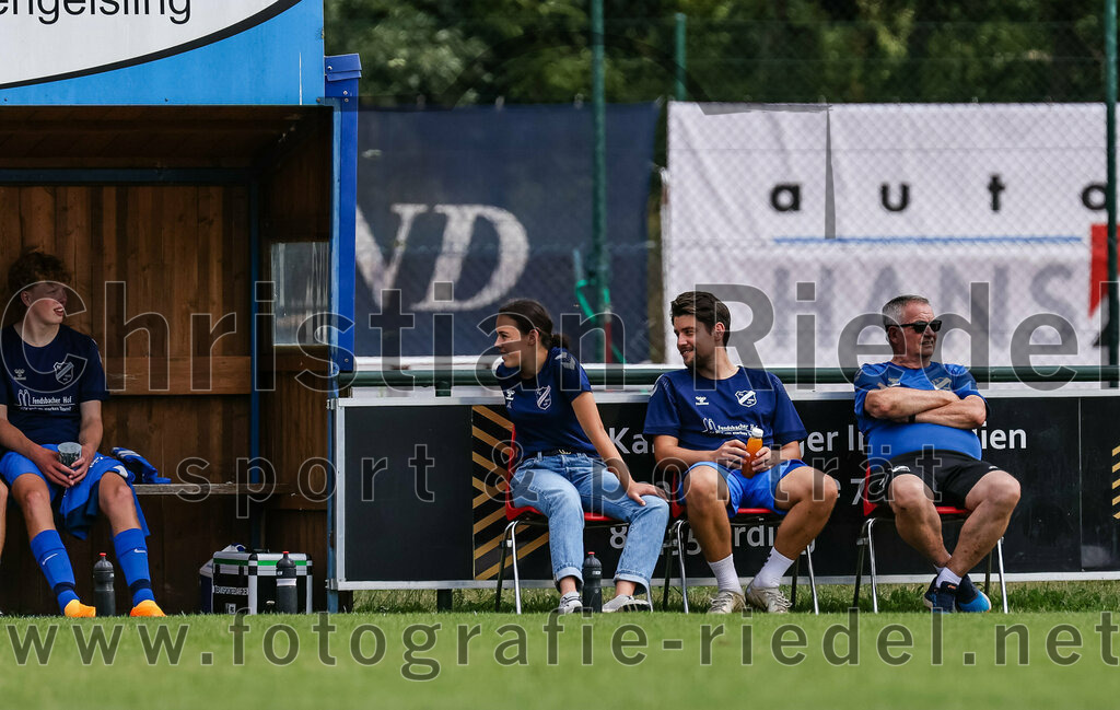 2023-07-22_005_FC_Langengeisling_gegen_VfB_Eichstaett_II | Erding, Deutschland, 22.07.2023:
Fußball, Bezirksliga Oberbayern Ost 2023 / 2024, Testspiel, FC Langengeisling gegen VfB Eichstätt II, Endergebnis: 3:2

Maximilian Maier (FC Langengeisling, #10)

Foto: Christian Riedel / fotografie-riedel.net