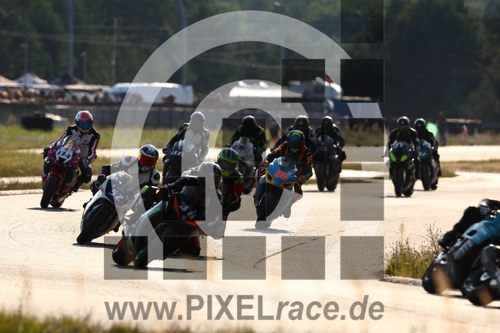 start-20240803_05196 | Schöne Erinnerungen an spannende Momente - das festzuhalten ist unser Job. PIXELrace.de ist seit 2003 auf den Rennstrecken Europas unterwegs um die Action draußen beim Fahren und die wunderbare Stimmung imm Fahrerlager für euch einzufangen.