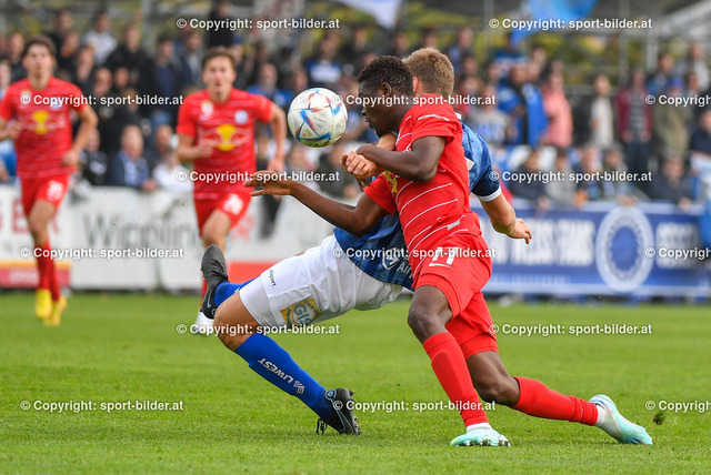 AUT, 2.Liga, FC Blau Weiss Linz vs FC Liefering | 29.10.2022, Hofmann Arena Linz, AUT, 2.Liga, FC Blau Weiss Linz vs FC Liefering, im Bild Manuel Maranda (Blau Weiss Linz) vs Karim Konate (Liefering)


// Admiral 2. Liga Match between FC Blau Weiss Linz and FC Liefering in Linz, Austria on 2022/10/29
