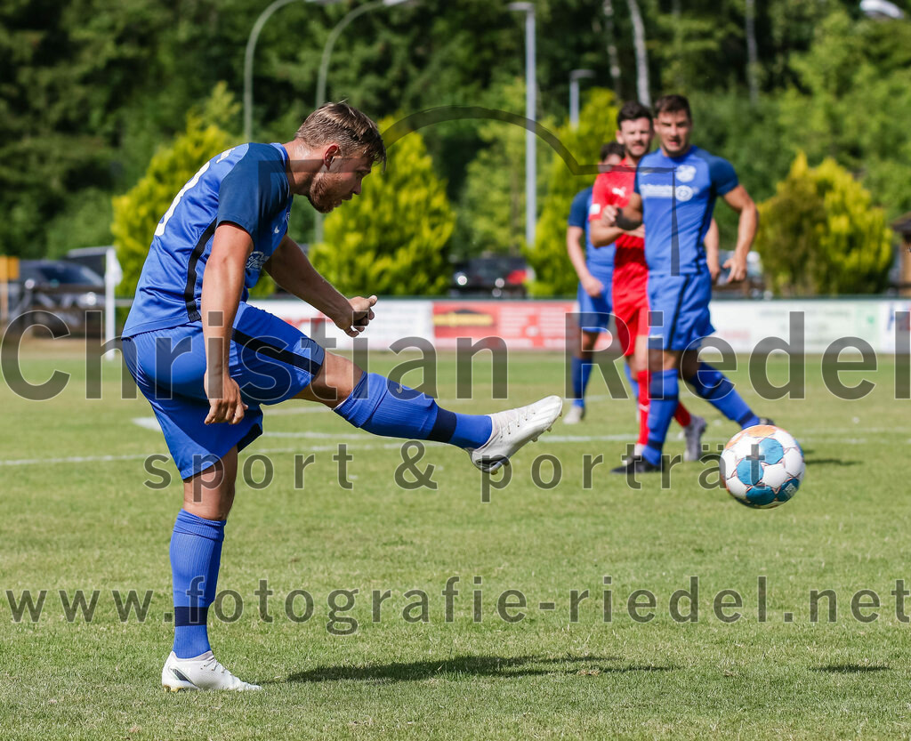2023-07-08_091_FC_Langengeisling_gegen_TSV_Buchbach | Erding, Deutschland, 08.07.2023:
Fußball, Bezirksliga Oberbayern Ost 2023 / 2024, Testspiel, FC Langengeisling gegen TSV Buchbach, Endergebnis: 0:6

Hannes Dornauer (FC Langengeisling, #33)

Foto: Christian Riedel / fotografie-riedel.net