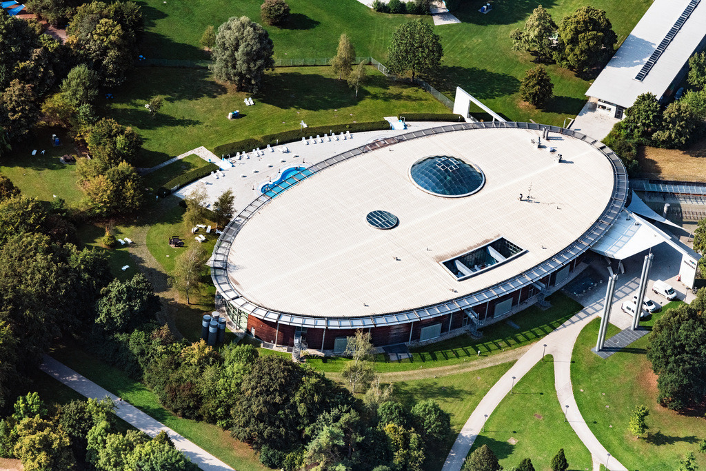 dr__0055888.jpg | MüNCHEN 17.09.2020 Schwimmbecken des Freibades Westbad an er Weinbergerstraße in München im Bundesland Bayern, Deutschland. // Swimming pool of the Westbad on er Weinbergerstrasse in Munich in the state Bavaria, Germany. Foto: Daniel Reiter