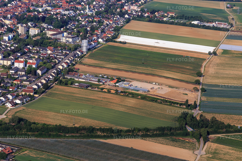 Luftbild: Biohof Kugelmann am Wasserturm in Kandel im Bundesland Rheinland-Pfalz in Deutschland. Foto: IMG_120854.jpg vom 03.06.2020 durch Werner Riehm/FLY-FOTO.de