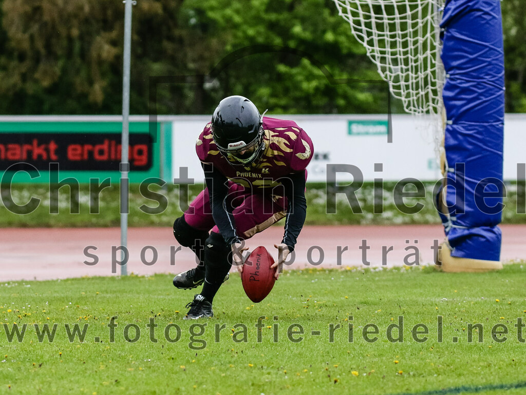 2022-04-30_068_Erding_Bulls_gegen_Regensburg_Phoenix | Erding, Deutschland, 30.04.2022:
Football, Regionalliga 2022, 1. Spieltag, Erding Bulls gegen Regensburg Phoenix

Foto: Christian Riedel / fotografie-riedel.net