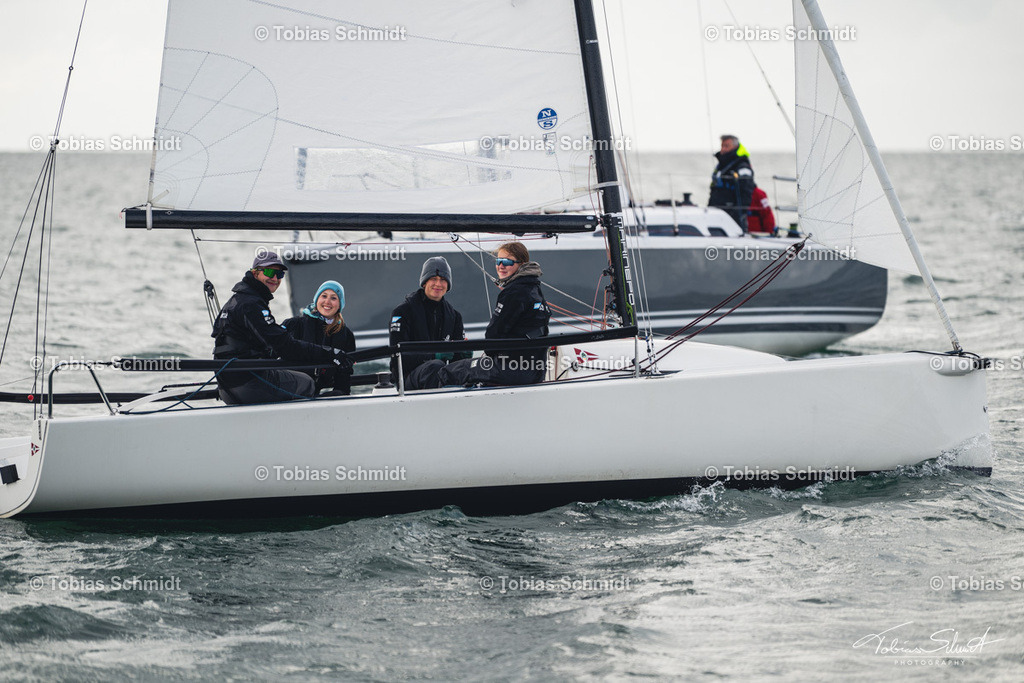 Fehmarn Rund 2025_DSC6879 | Fotoprodukte, Kalender und Wanddeko direkt vom Fotografen auf Fehmarn. Ob Wandbild auf Alu-Dibond, hinter Acrylglas oder auf Leinwand – hier können Sie Ihr Lieblingsbild kaufen. - Realisiert mit Pictrs.com