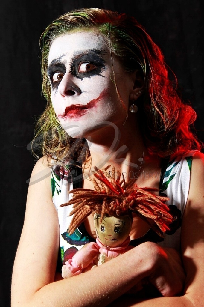 Bodypainting-JOKER_3400 | #003 | Modell: Madi | Foto: Tschiponnique Skupin - Realisiert mit Pictrs.com