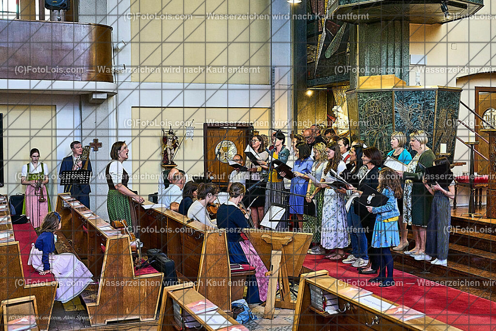 ALP2047_Pfarrfirmung Wieselburg_Chor-Musik | (C)FotoLois.com, Alois Spandl, Pfarrfirmung in Wieselburg mit Firmspender Eduard Gruber (ehemaliger Generalvikar der Diözese St. Pölten), Sa 3. Juni 2023.