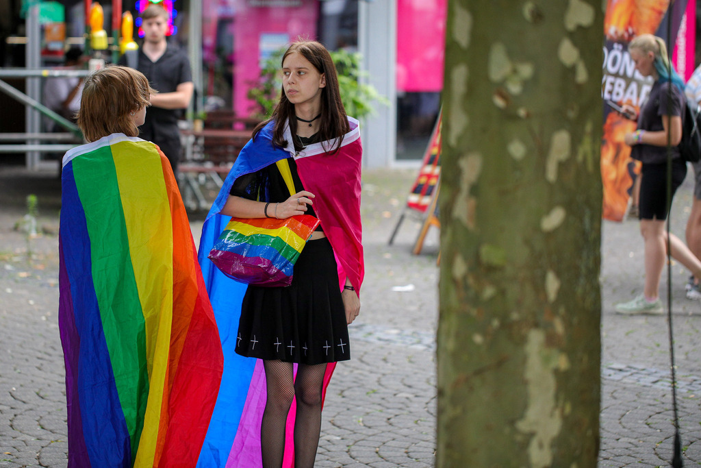 CSD_Moers_190725_002 | Bildergalerie von Sport-Ereignissen aber auch von weiteren spannenden Dingen - nicht nur vom Niederrhein. In Anlehnung an den bekannten Spruch von Hanns Dieter Hüsch heißt das Motto: "Niederrhein ist überall".  - Realisiert mit Pictrs.com