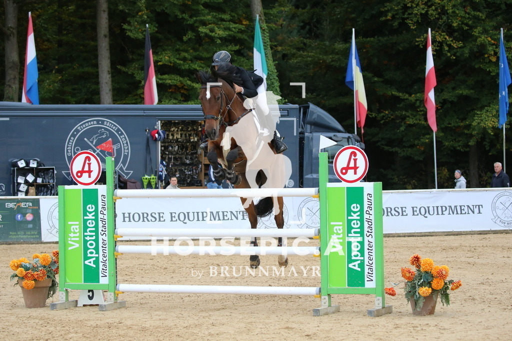 DL2Q5897 | Willkommen bei Brunnmayr - Design & Fotografie – Ihrem Spezialisten für Reitturniere und Pferdeveranstaltungen in Oberösterreich, Salzburg und Bayern! Seit über 17 Jahren sind wir leidenschaftlich dabei.