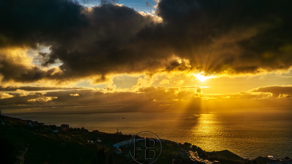 Golden Sunup | Morgendlicher Gartenblick auf den Atlantik vom Quinta Splendida Botanical Garden - Realisiert mit Pictrs.com