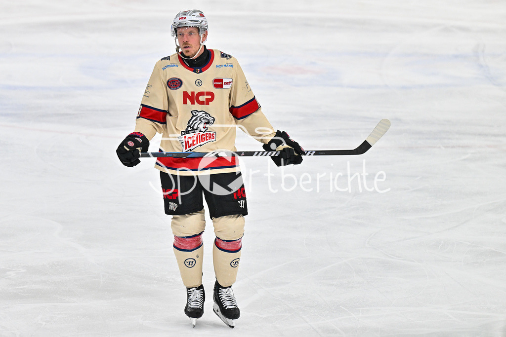 ERC Ingolstadt - Nuernberg Ice Tigers | im Bild ein enttaeuschter Ryan STOA (Nuernberg Ice Tigers 13) / Einzelfoto / Freisteller / DEL: ERC Ingolstadt - Nuernberg Ice Tigers, Saturn Arena am 21.03.2025