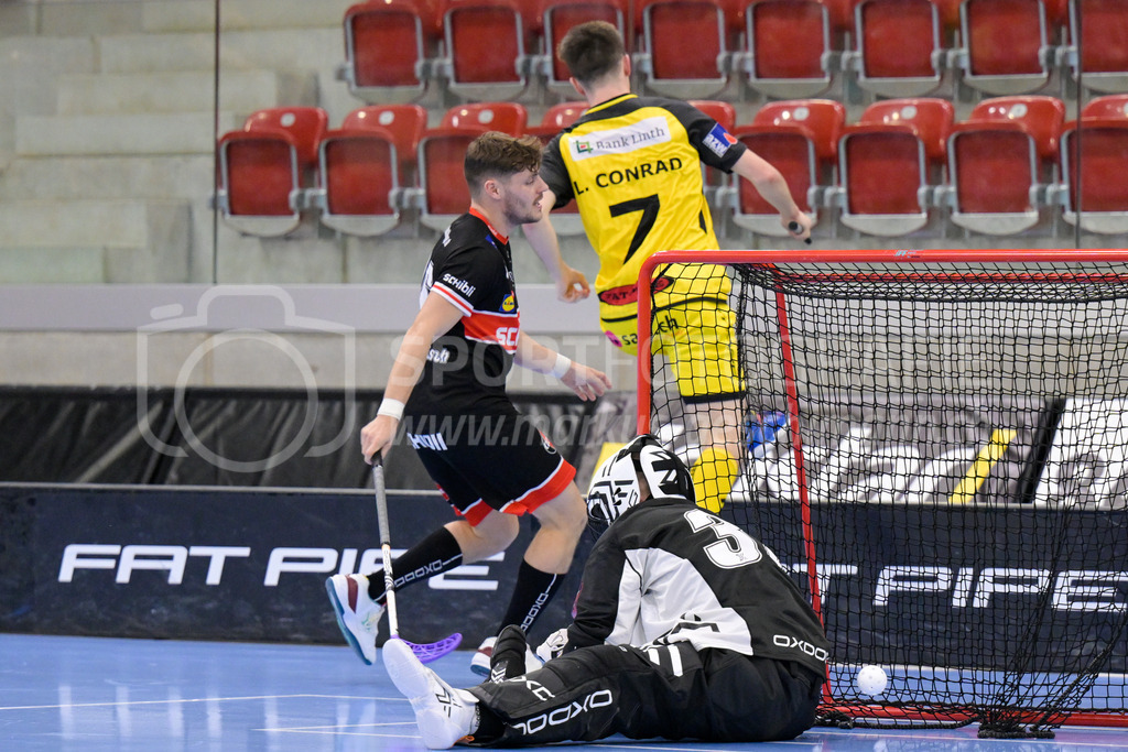 HC Rychenberg vs UHC Uster - 14. October 2022 | HC Rychenberg vs UHC Uster
AXA Arena, Winterthur
Levin Conrad (#7 HC Rychenberg) erzielt das 7:4.
Bild: Sportfotografie Markus Aeschimann | www.markus-aeschimann.ch - Realisiert mit Pictrs.com