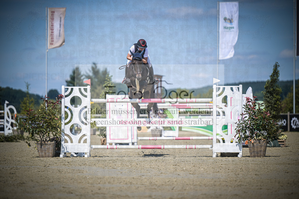 DOS_3127 | Entdecke hochwertige Reitturnierfotos von Foto Oger. Professionell, emotional und authentisch – jetzt Lieblingsmomente im Shop bestellen.Deutschlandweite Turnierfotografie. - Realisiert mit Pictrs.com