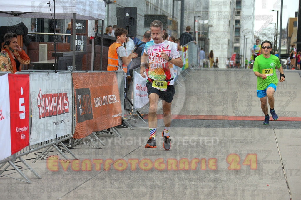 250920_1517_EX1_8763 | Sportfotografie im Rhein-Sieg Kreis, Köln, Bonn, NRW, Rheinland Pfalz, Hessen, etc. Unser Tätigkeitsfeld umfasst den Laufsport vom Volkslauf über den Marathon, Duathlon, Triathon bis zum Ultralauf wie Kölnpfad Ultra oder Schindertrail.