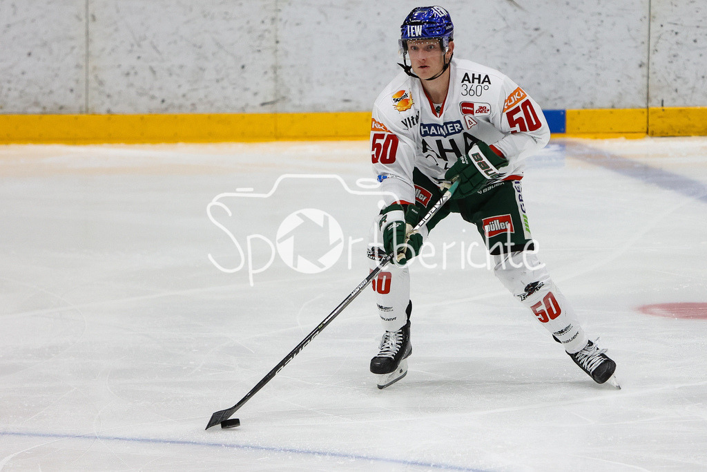 SC Langnau Tigers - Augsburger Panther | Alexander OBLINGER (AEV #50) am Puck / Freisteller / Einzelfoto
