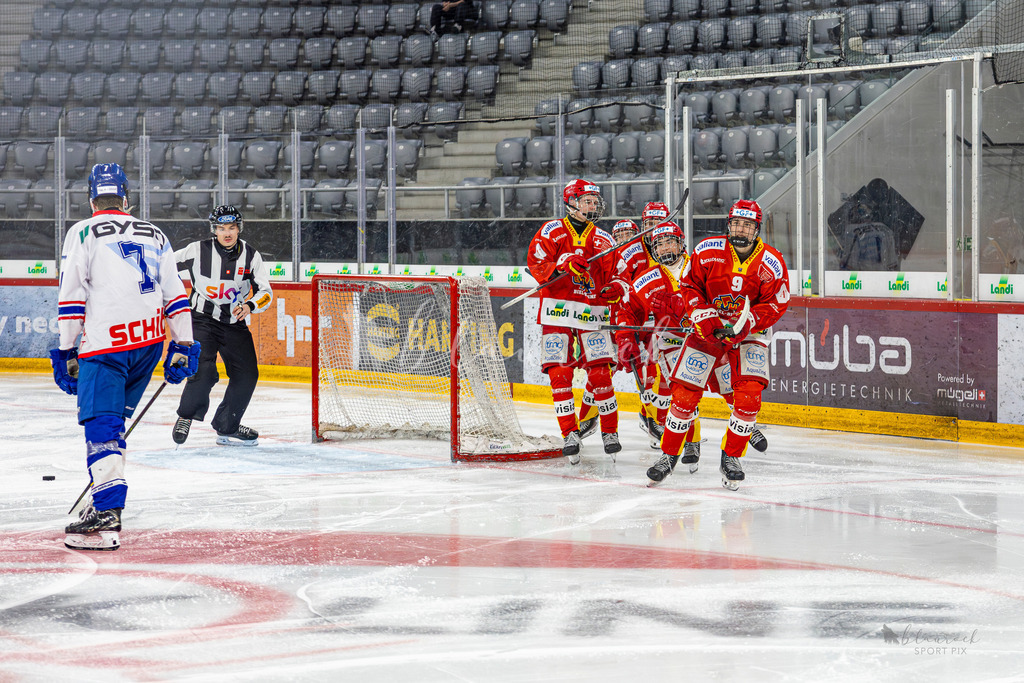 U18_EHCB vs EHCK_wb20260308-5391 | Sportbilder, Sportfotograf, Hochzeits- und Eventfotografin, Flugshows, Portraits und Tiershooting, Aviation, Downhill, Nationalleague, Swissleague, International