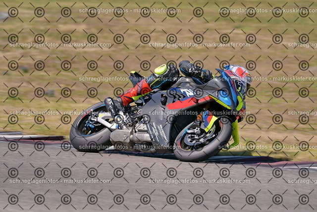 26bt05-0373 | markuskiefer.com - Realisiert mit Pictrs.com