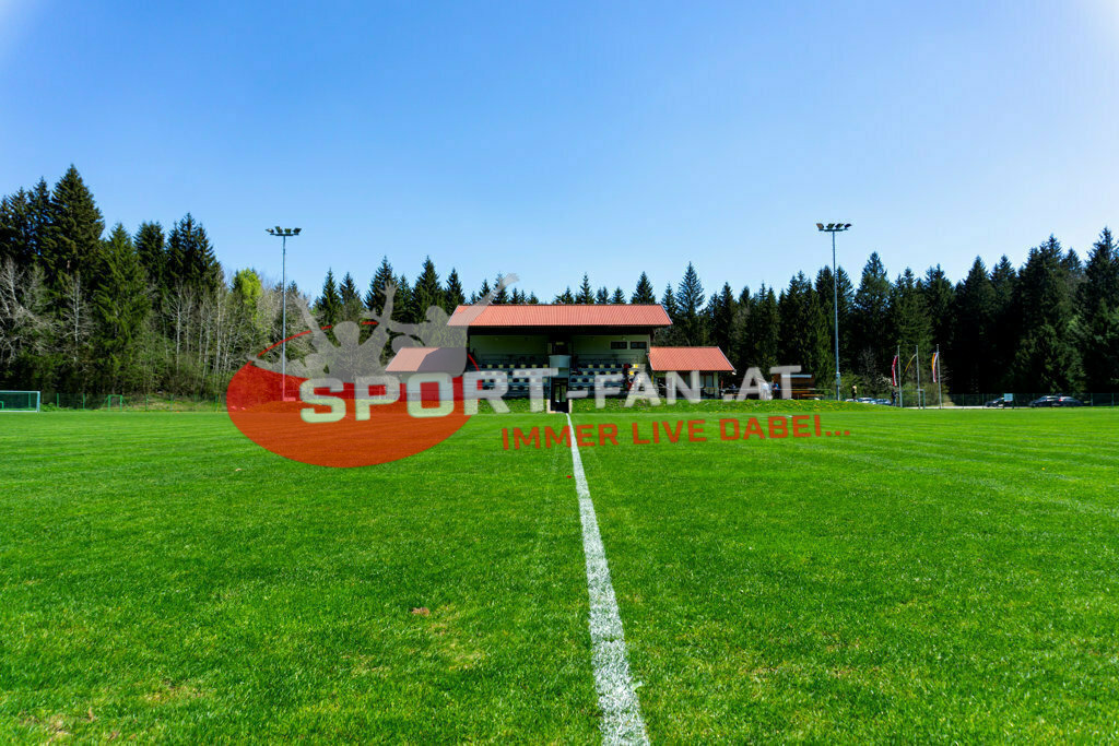 Portugal  U15 -Czech Republic U15 | Tribüne ; Portugal  U15 -Czech Republic U15 am 29.04.2022 in Arnoldstein
(Sportplatz), AUSTRIA, (Photo by Ernst Krawagner sport-fan.at) - Realisiert mit Pictrs.com